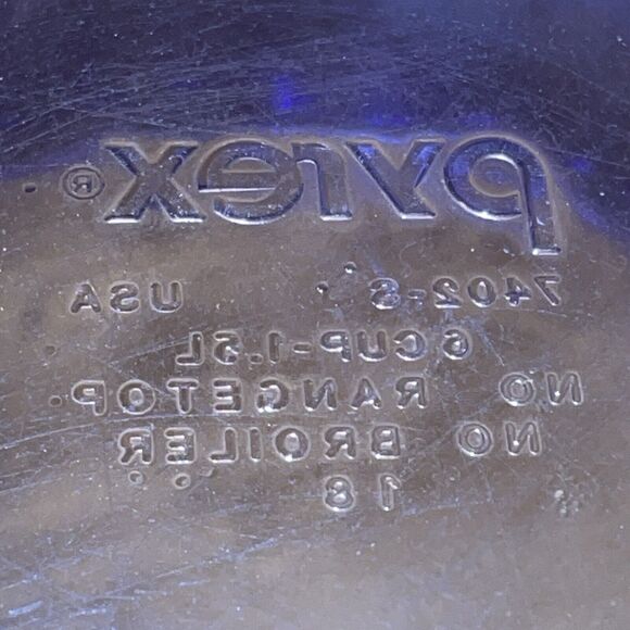 Vintage Pyrex #7402 Cobalt Blue Ribbed Mixing Bowl 6 Cup 1.5 L Scuffed Bottom - Picture 5 of 7